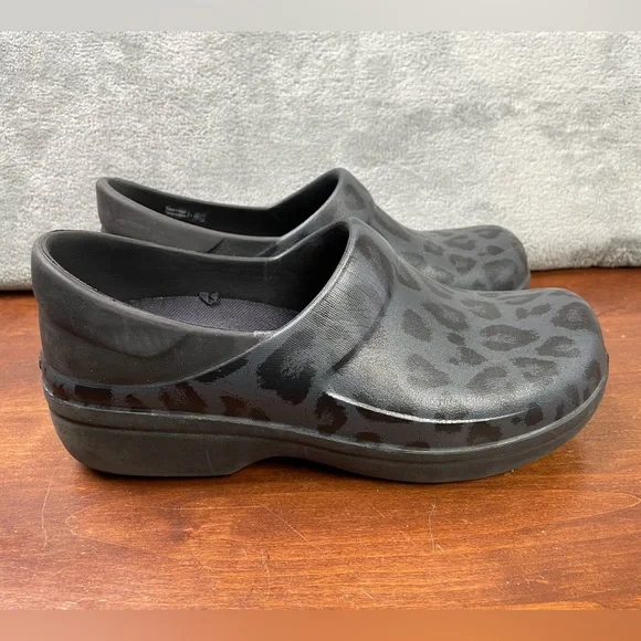 Crocs Neria Leopard Print Crocs Size CROCS Shoes Crocs Neria Pro